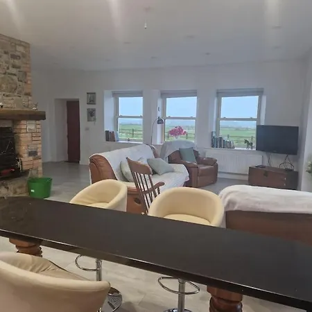 بيت للعطل Cosy Two Bedroom Countryside House